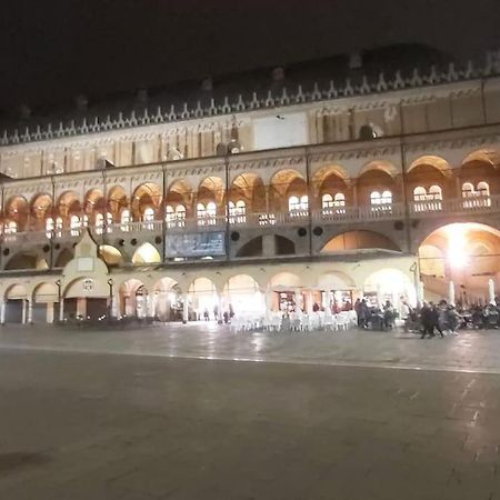 Romantic Studio In The Historical Heart Of Padova Esterno foto